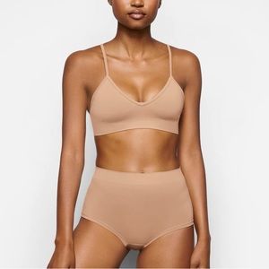 SKIMS Soft Smoothing Seamless Bralette